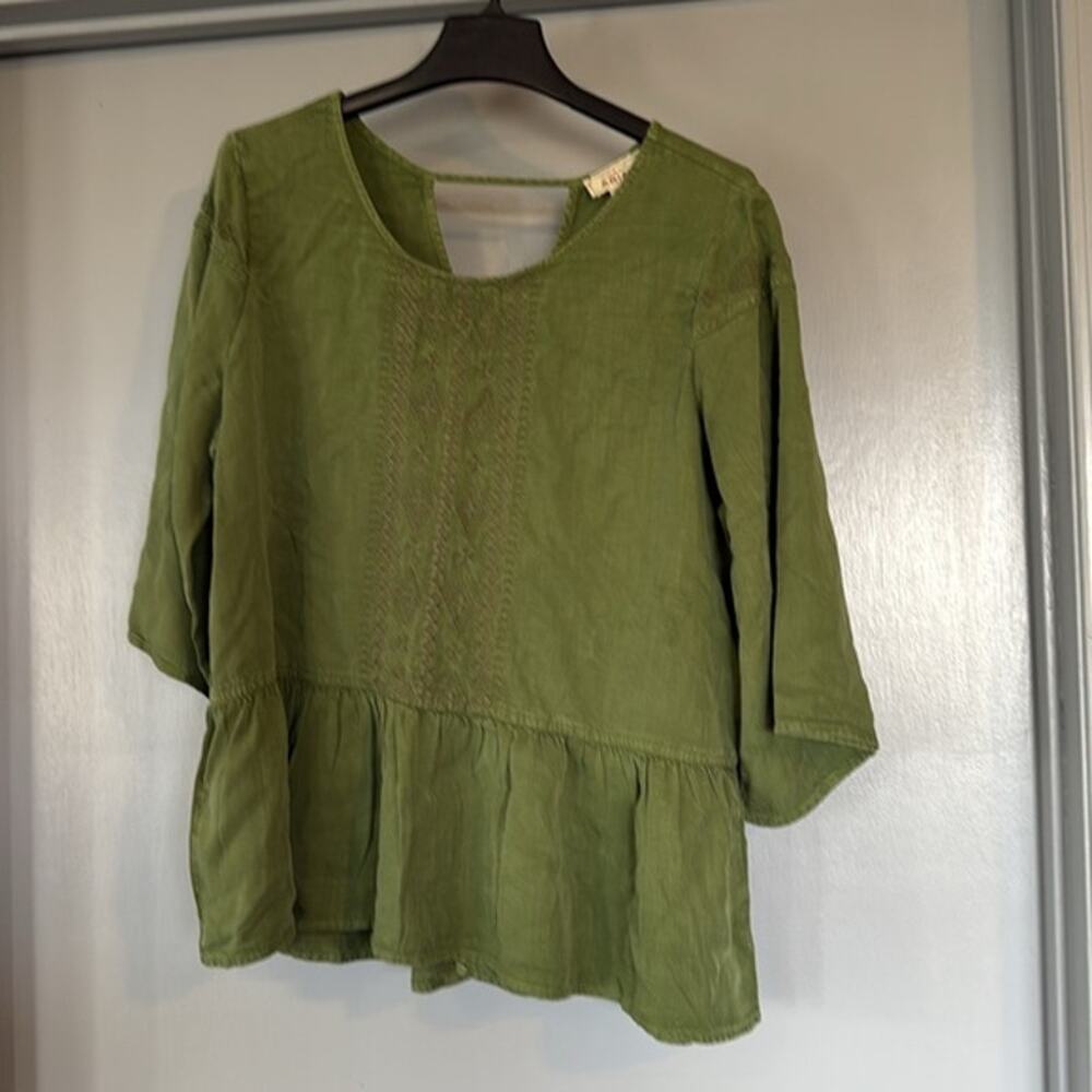 Ariat Women's Embroidered Green 3/4 Bell Sleeve Pullover Top sz L Flounce